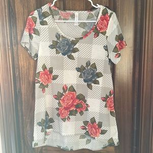 LuLaRoe Classic Tee Scoop Neck XS Red and Blue Roses with Checkered Background